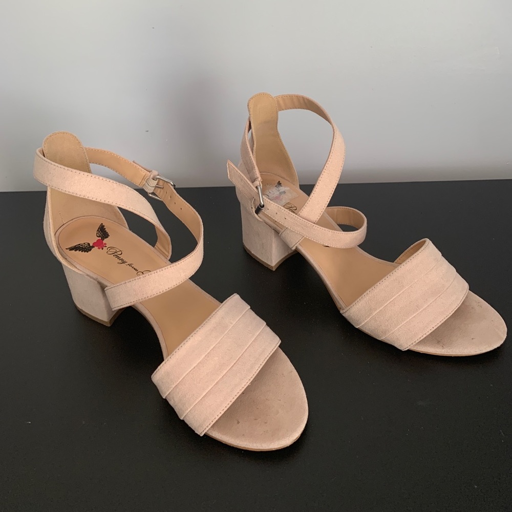 Penny loves Kenny heels